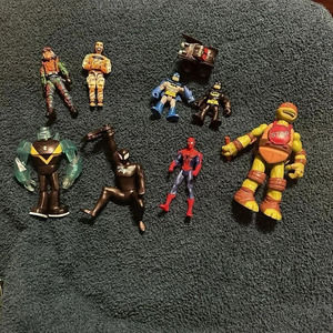 9 Various Mini Figures-1990-2014 GI Joe, Marvel, Tmnt,‎ DC Comics